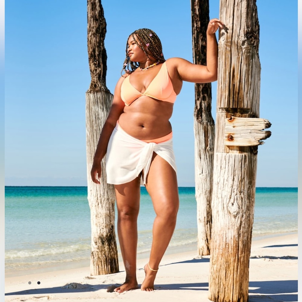 Hollister white crinkle sarong